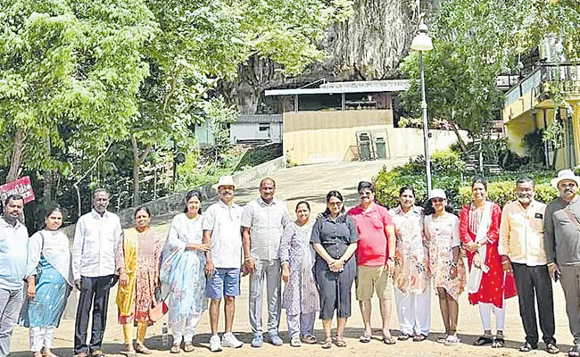 బ్యాంకాక్‌లో పీర్జాదిగూడ కార్పొరేటర్లు