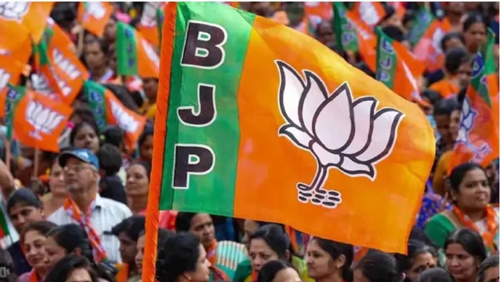 నేడు హస్తినకు బీజేపీ నేతలు.. రేపు ఎన్డీఏ ఎంపీల సమావేశం..