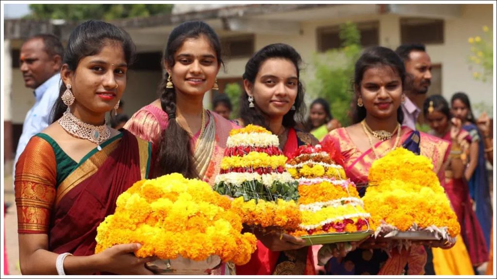 నేటి నుంచి బతుకమ్మ వేడుకలు ప్రారంభం.. 9 రోజుల పాటు 9 నైవేద్యాలు!