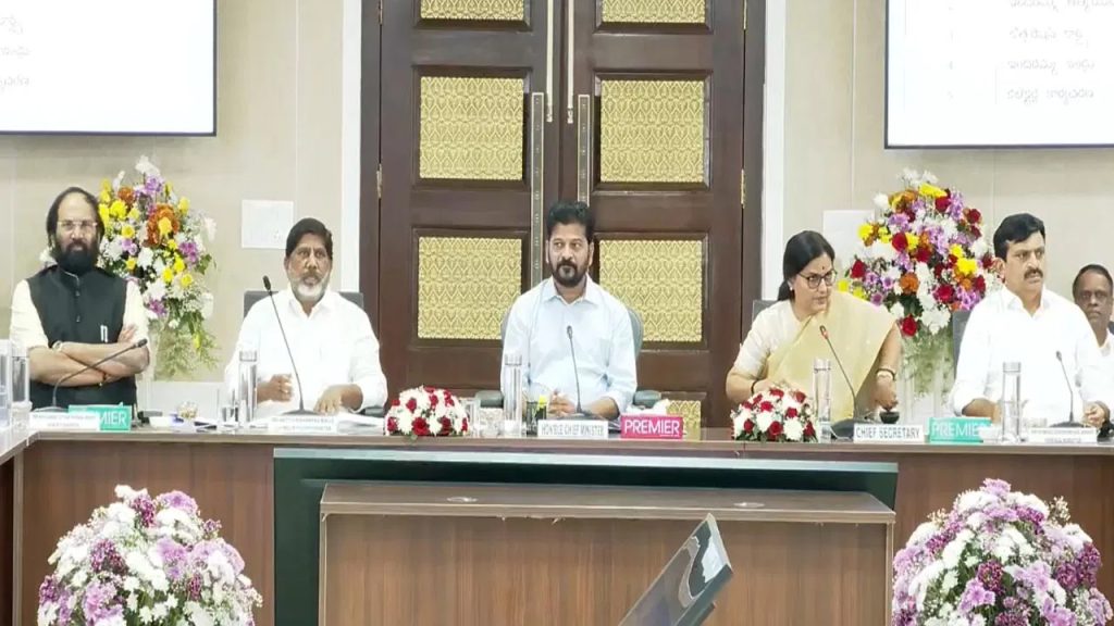మీరు వెళతారా నన్ను రమ్మంటారా.. జిల్లా కలెక్టర్లకు సీఎం రేవంత్ రెడ్డి వార్నింగ్!