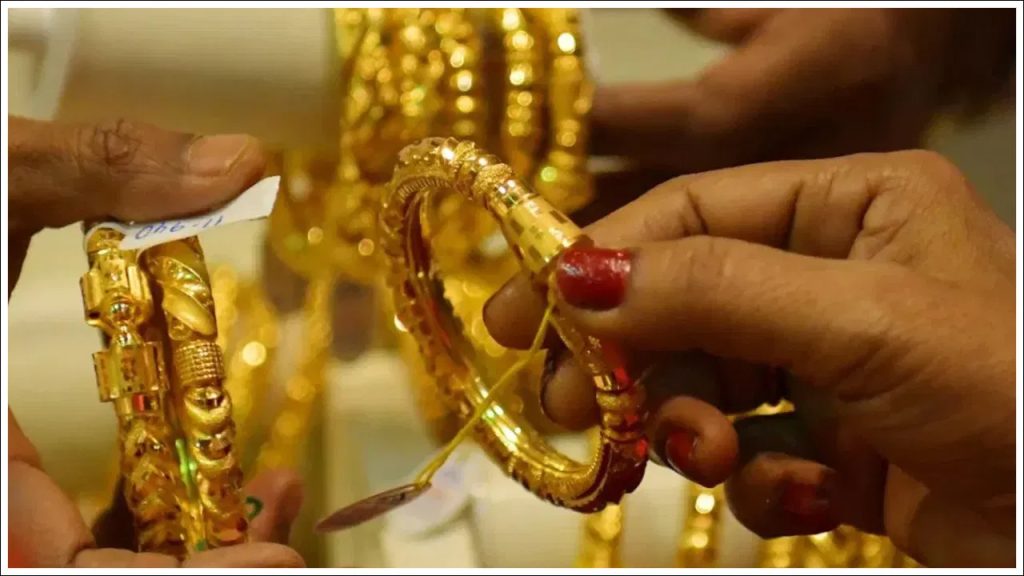 మహిళలకు బ్యాడ్ న్యూస్.. మరోసారి షాకిచ్చిన బంగారం ధర.. హైదరాబాద్‌లో తులం ఎంతంటే?