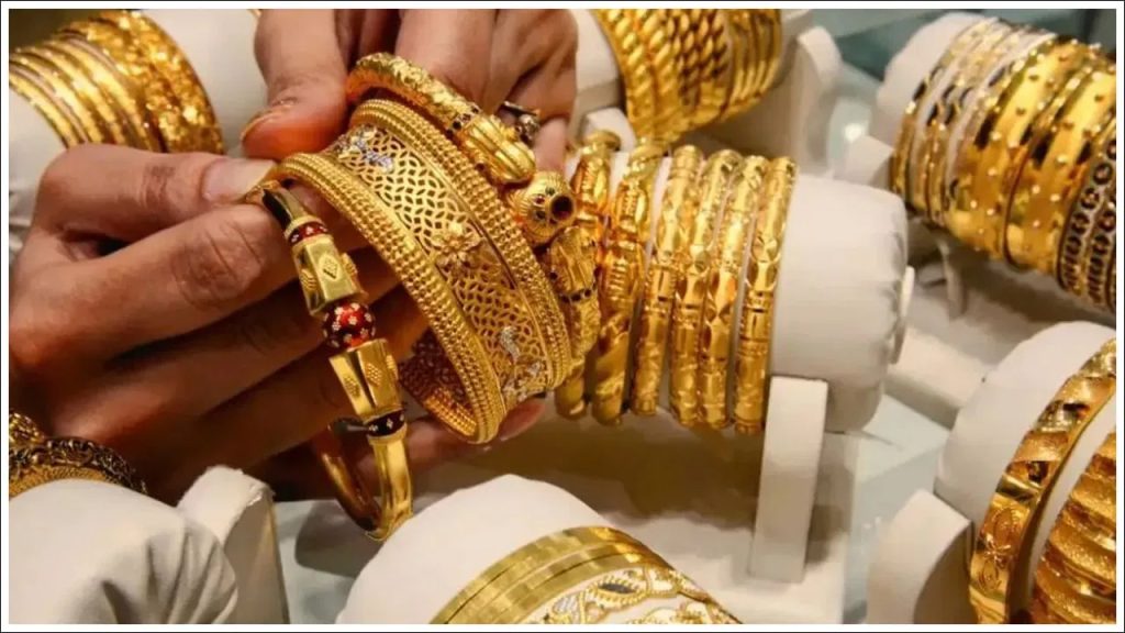 బంగారం కొంటున్నారా.. ? తెలుగు రాష్ట్రాల్లో ఈరోజు ధరలు ఇవే.. తులం ఎంత ఉందంటే..