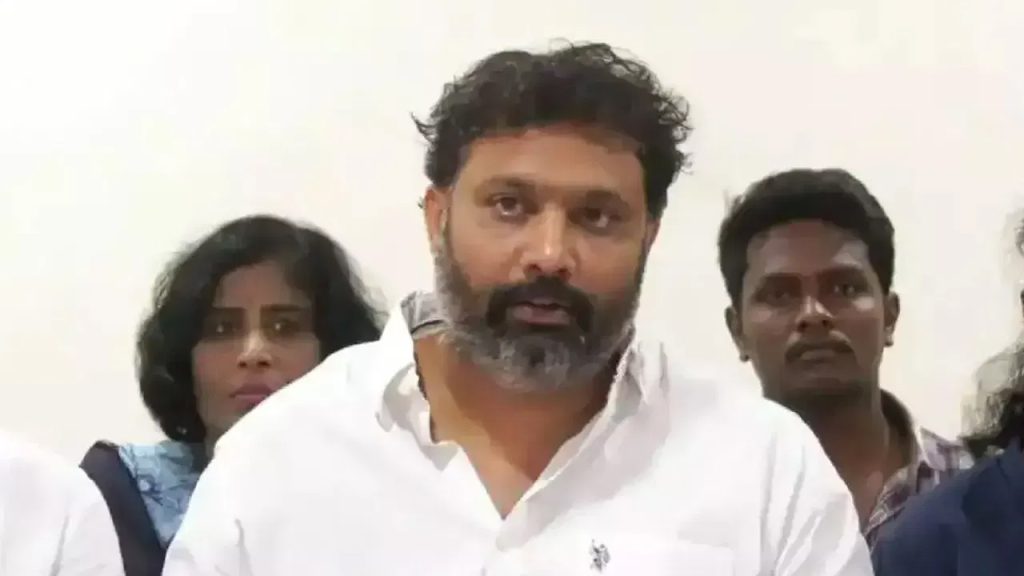 జనసేన నేత కిరణ్ రాయల్‌పై ఆరోపణల నేపథ్యంలో… పవన్ కల్యాణ్ కీలక ఆదేశాలు…