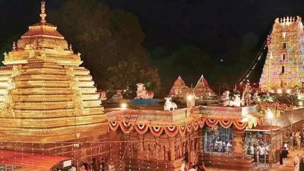 శ్రీశైలం శివరాత్రి ఏర్పాట్లలో అపశృతి.. అధికారుల నిర్లక్ష్యానికి గాలిలోకి కార్మికుడి ప్రాణాలు..!