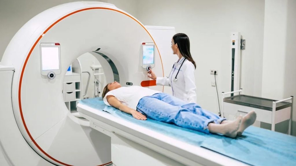 MRI స్కాన్ చేస్తుండగా మహిళ గిలగిలా కొట్టుకుంది.. ఆ తర్వాత ఏం జరిగిందంటే