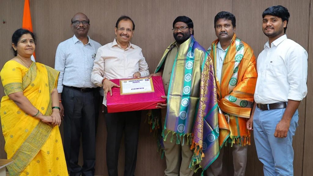ఆర్టీసీ బస్సులో బ్యాగు మర్చిపోయిన ప్రయాణికుడు.. ఆ తర్వాత ఏం జరిగిందంటే..