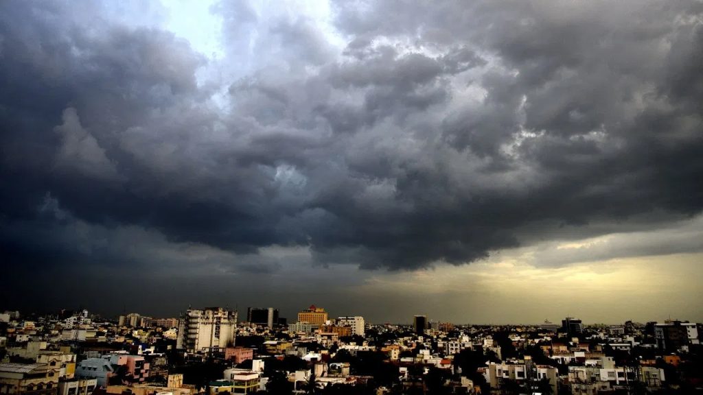 పగలు ఎండ, రాత్రి వాన.. తెలుగు రాష్ట్రాల్లో వర్షాలు పడే ప్రాంతాలివే.. తాజా వెదర్ రిపోర్ట్