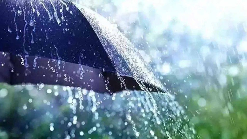 నేడు తెలుగు రాష్ట్రాలకు వానలే వానలు.. ఆ జిల్లాలకు ఆరంజ్ అలెర్ట్ జారీ!