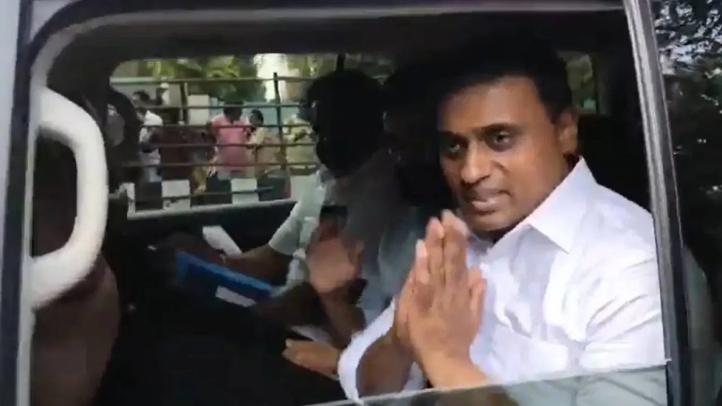 లిక్కర్ స్కాం కేసులో ఐదుగురికి బెయిల్.. ఉపరాష్ట్రపతి ఎన్నికలో MP మిథున్‌రెడ్డి ఓటు!
