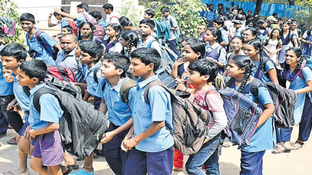 తెలంగాణలోని ఉద్యోగులు, విద్యార్థులకు శుభవార్త.. క్రిస్మస్ సెలవులపై బిగ్ అప్డేట్.. ఎన్ని రోజులంటే..?