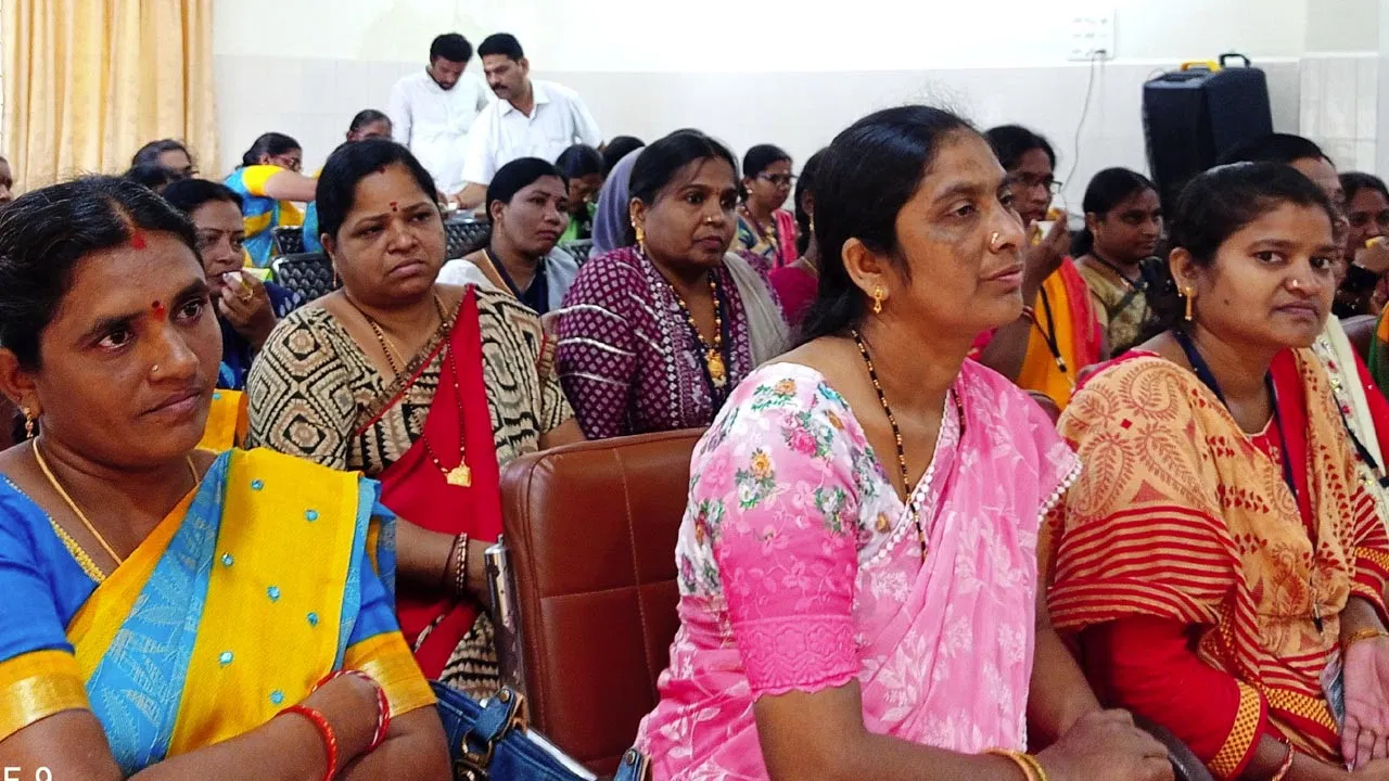 తెలంగాణ మహిళలకు శుభవార్త.. ప్రభుత్వం మరో కొత్త పథకం.. అమలు ఎప్పటినుంచంటే..?