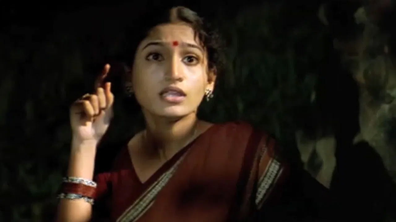 తెలుగులో బ్లాక్ బస్టర్.. ఏకంగా 9 భాషలలో రీమేక్.. ఇప్పటికీ ట్రెండ్ అవుతున్న సినిమా..