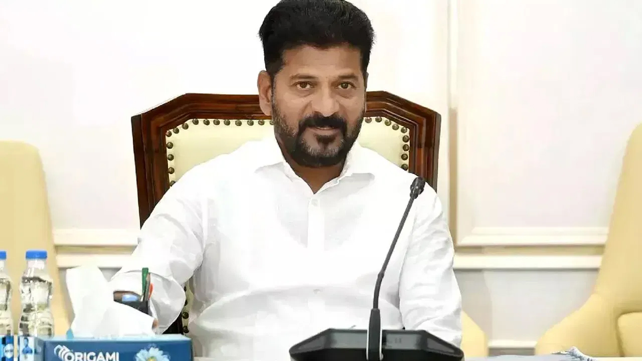 బండి భగీరథ్ వ్యవహారంపై సీఎం రేవంత్ రెడ్డి సీరియస్