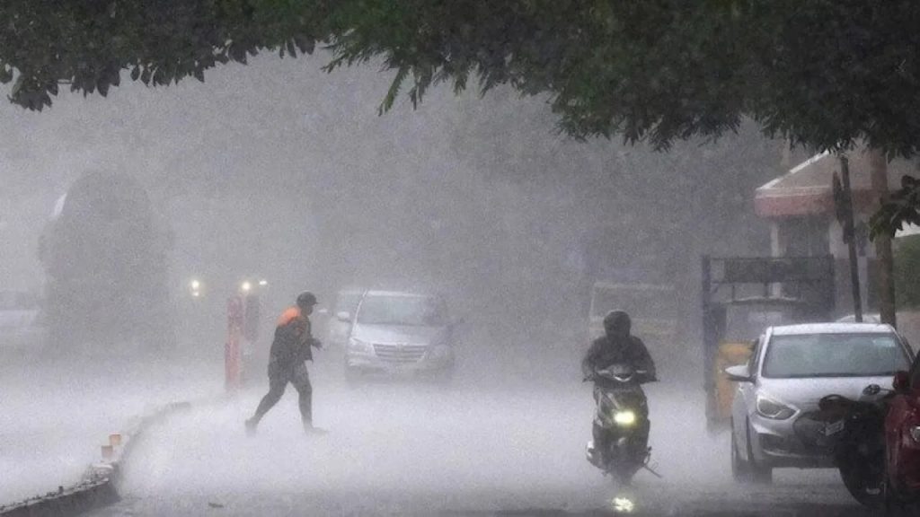 ఎండలు, అకాల వర్షాలతో తెలుగు రాష్ట్రాల్లో వాతావరణం అల్లకల్లోలం.. లేటెస్ట్ వెదర్ రిపోర్ట్ ఇదే