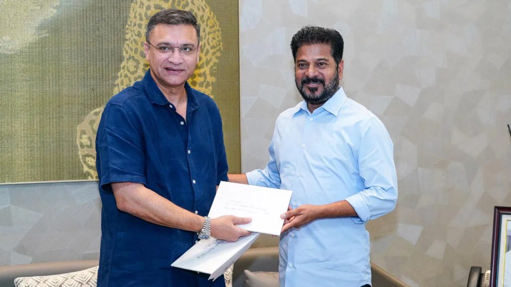 సీఎం సాబ్.. జరూర్ ఆనా! సీఎం రేవంత్కు అక్బరుద్దీన్ ఒవైసీ ఆత్మీయ ఆహ్వానం!